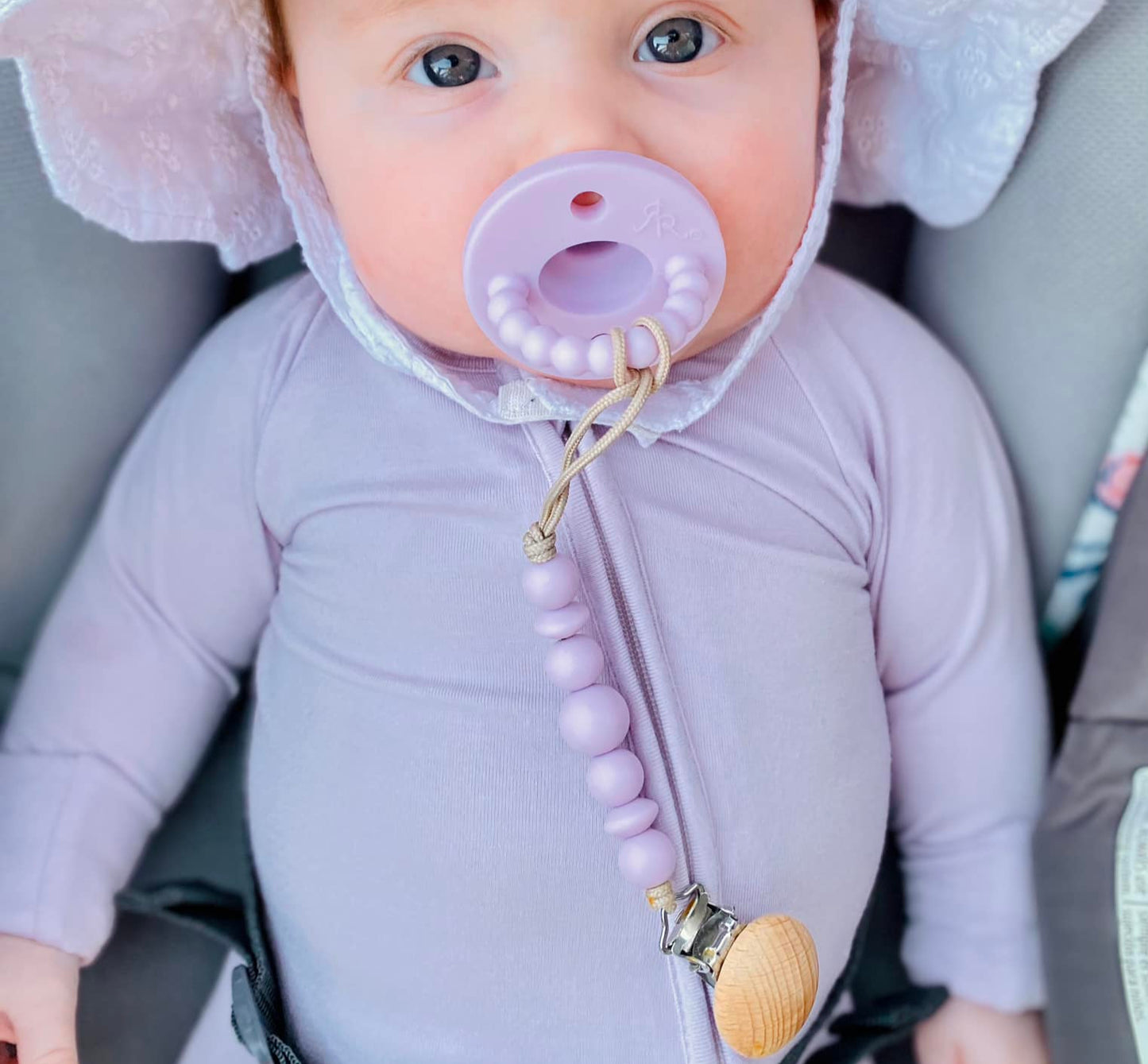 Ada Pacifier Newborn Clip | Solids