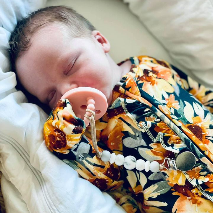 Ada Pacifier Newborn Clip | Marble